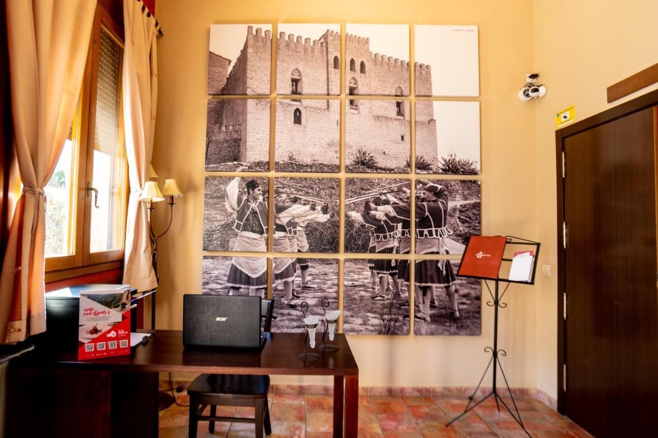 Hostal El Guerrer Todolella Exterior foto